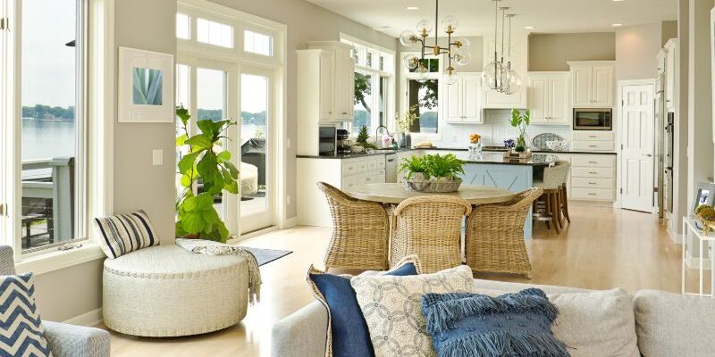 Offene Wohnküche – schön aber oft auch sehr laut. So reduzieren Sie den Geräuschpegel.