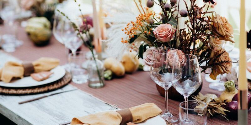 Hochzeitstisch – Tipps für die perfekte und edle Hochzeitstafel